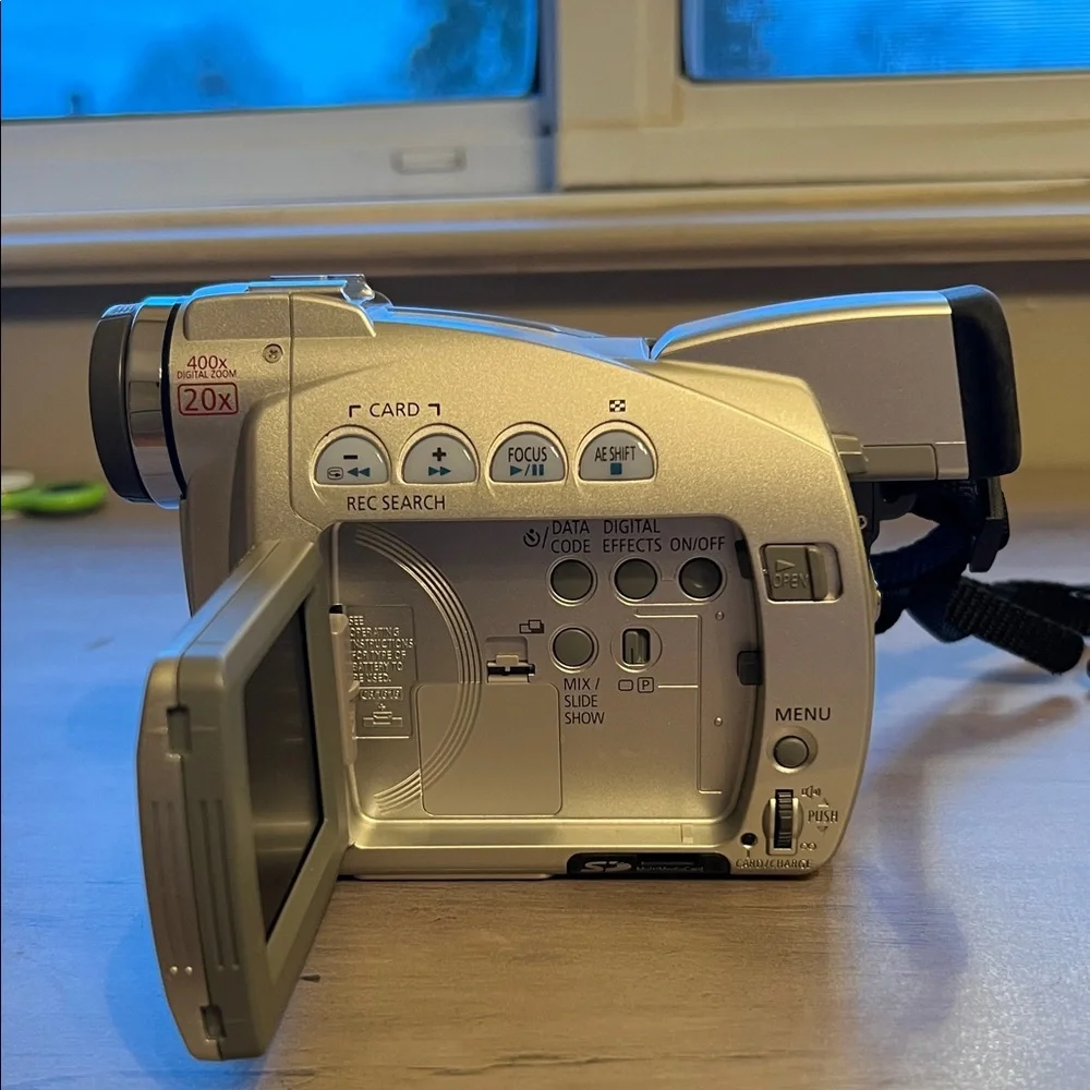 Canon NTSC ZR65 MC Digital Video Camcorder